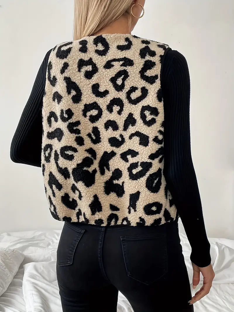 Clara - Elegant leopardmønstret vest med V-hals til kvinder